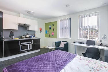 1 bed flat, 17-23 High Street, City Centre, Bangor, LL571NP - Image 1